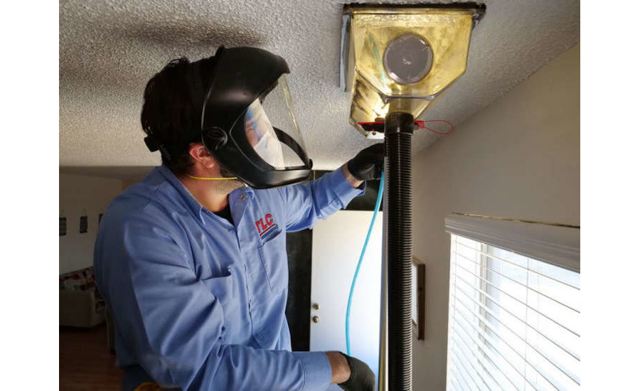 duct cleaning technician